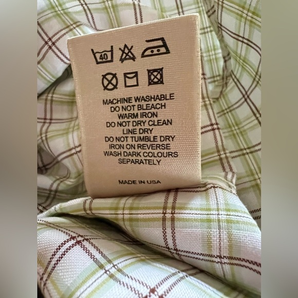 LIKE NEW CONDITION BURBERRY PLAID SHIRT SIZE LARGE - Picture 8 of 9